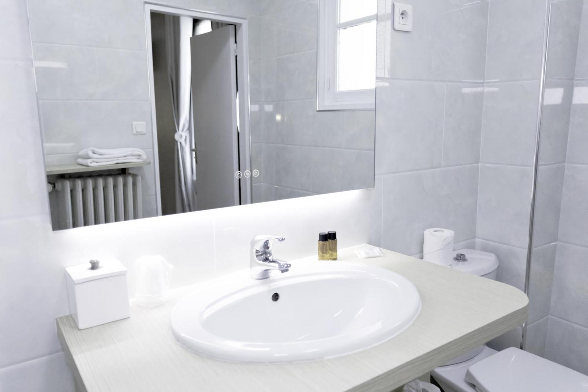 Le Saint Louis Hotel Amiens Bagian luar foto