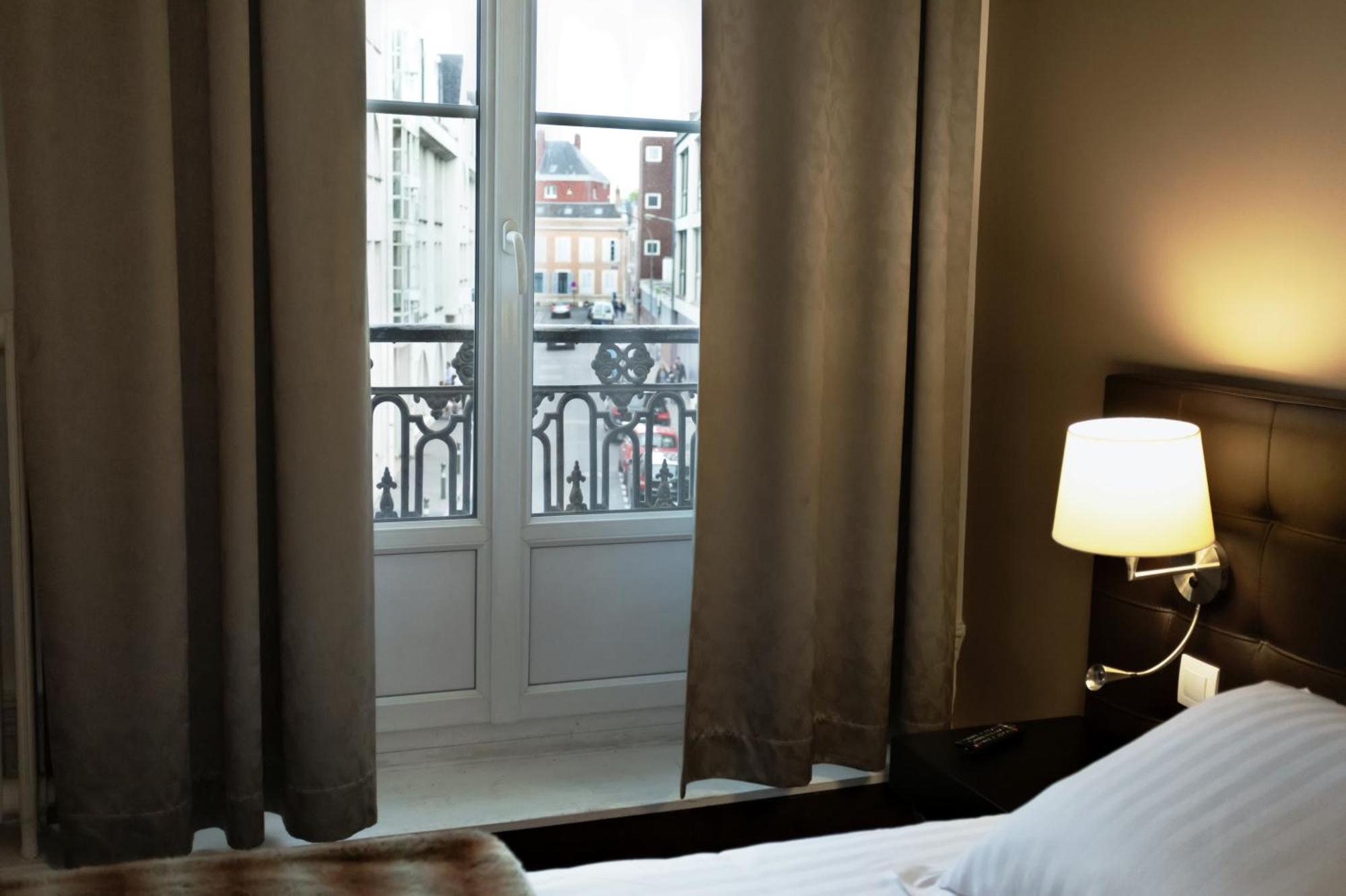 Le Saint Louis Hotel Amiens Bagian luar foto