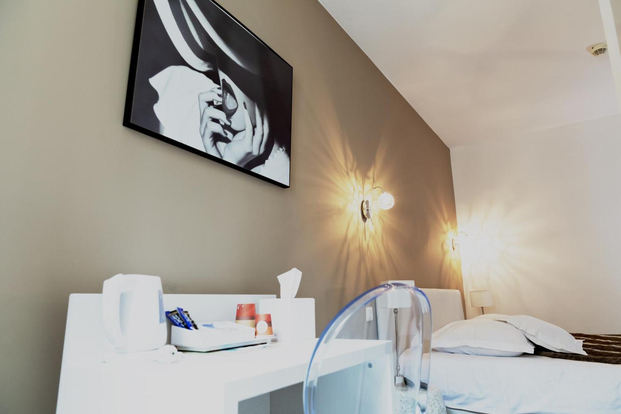 Le Saint Louis Hotel Amiens Bagian luar foto