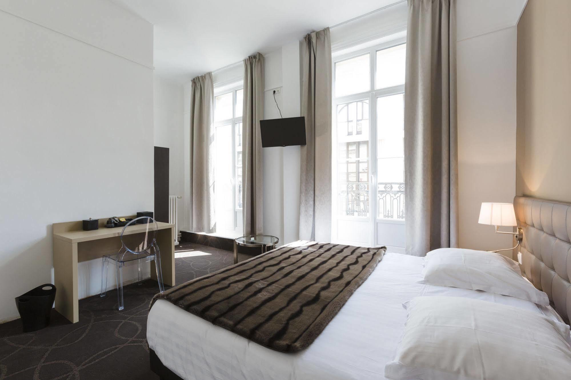 Le Saint Louis Hotel Amiens Bagian luar foto