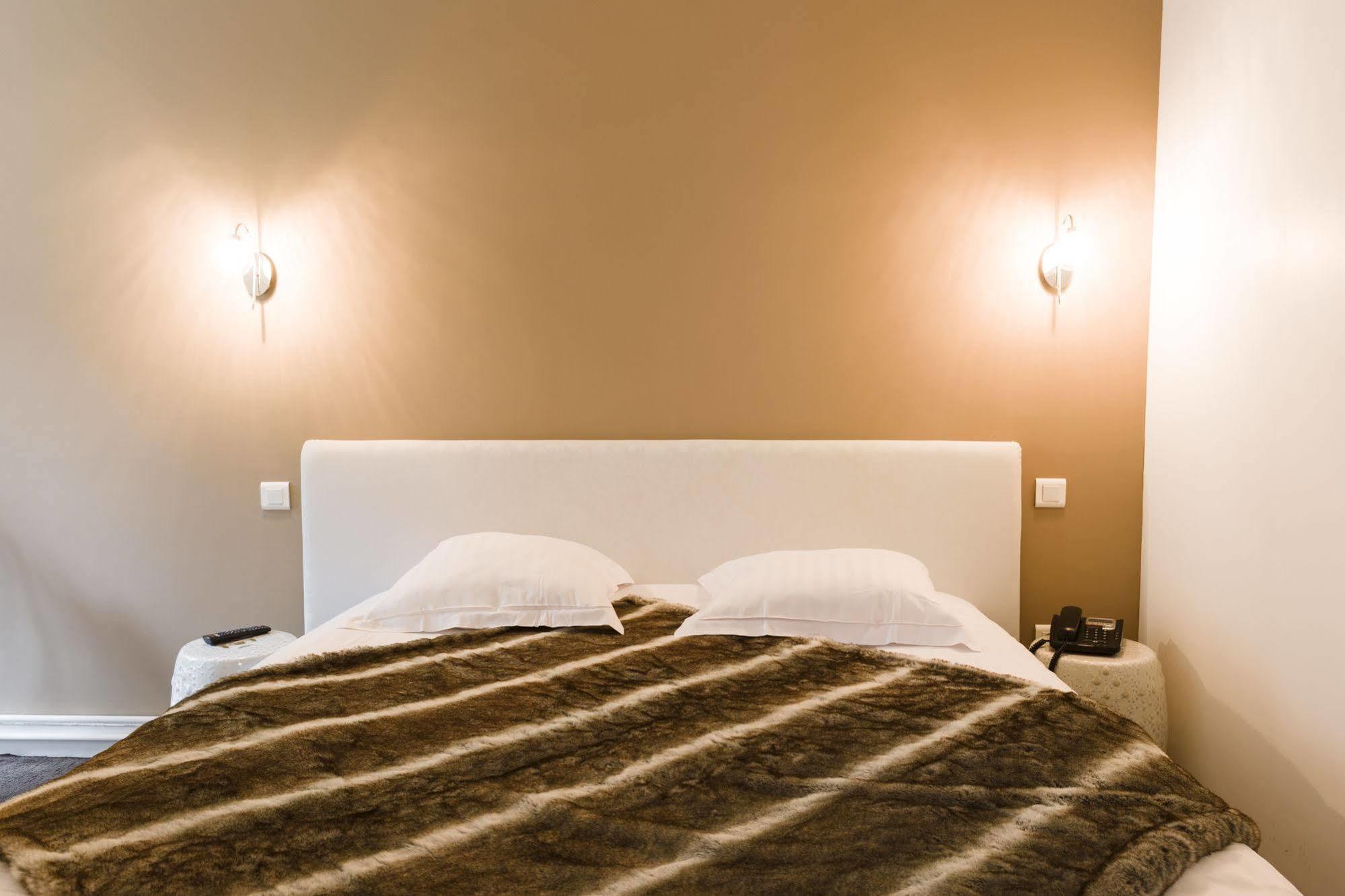 Le Saint Louis Hotel Amiens Bagian luar foto