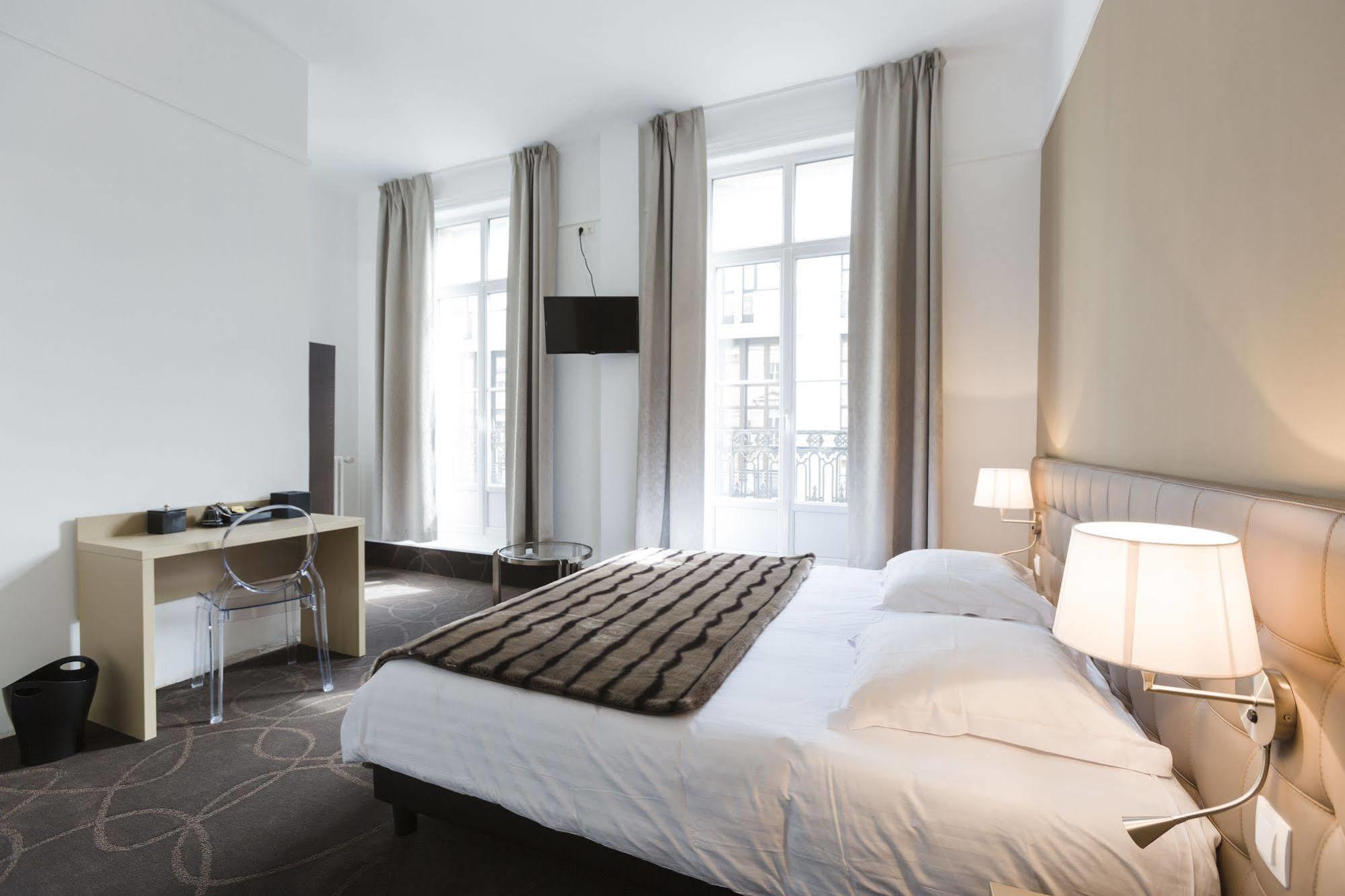Le Saint Louis Hotel Amiens Bagian luar foto