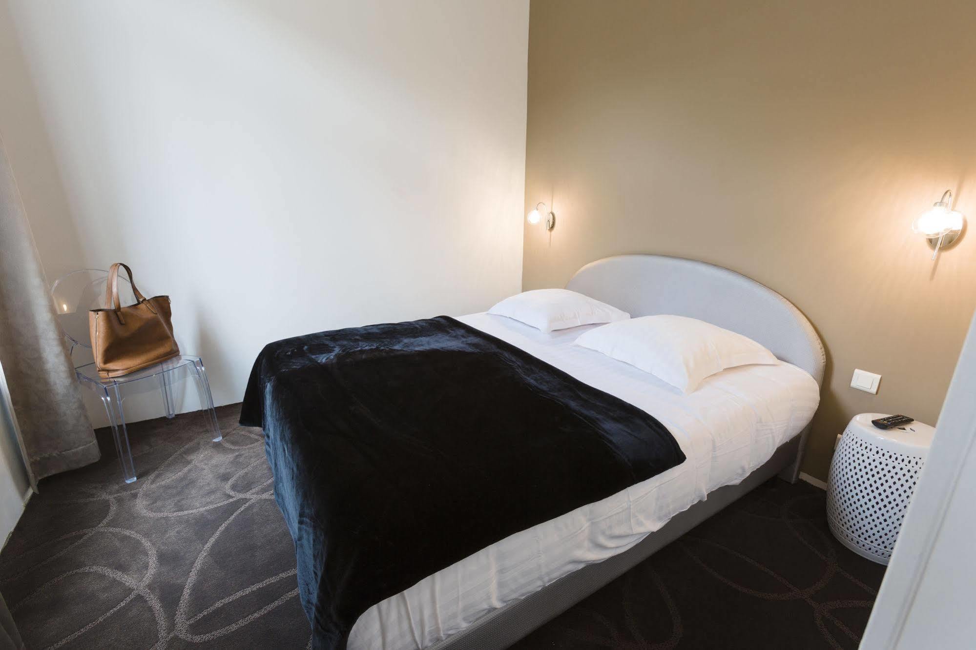 Le Saint Louis Hotel Amiens Bagian luar foto