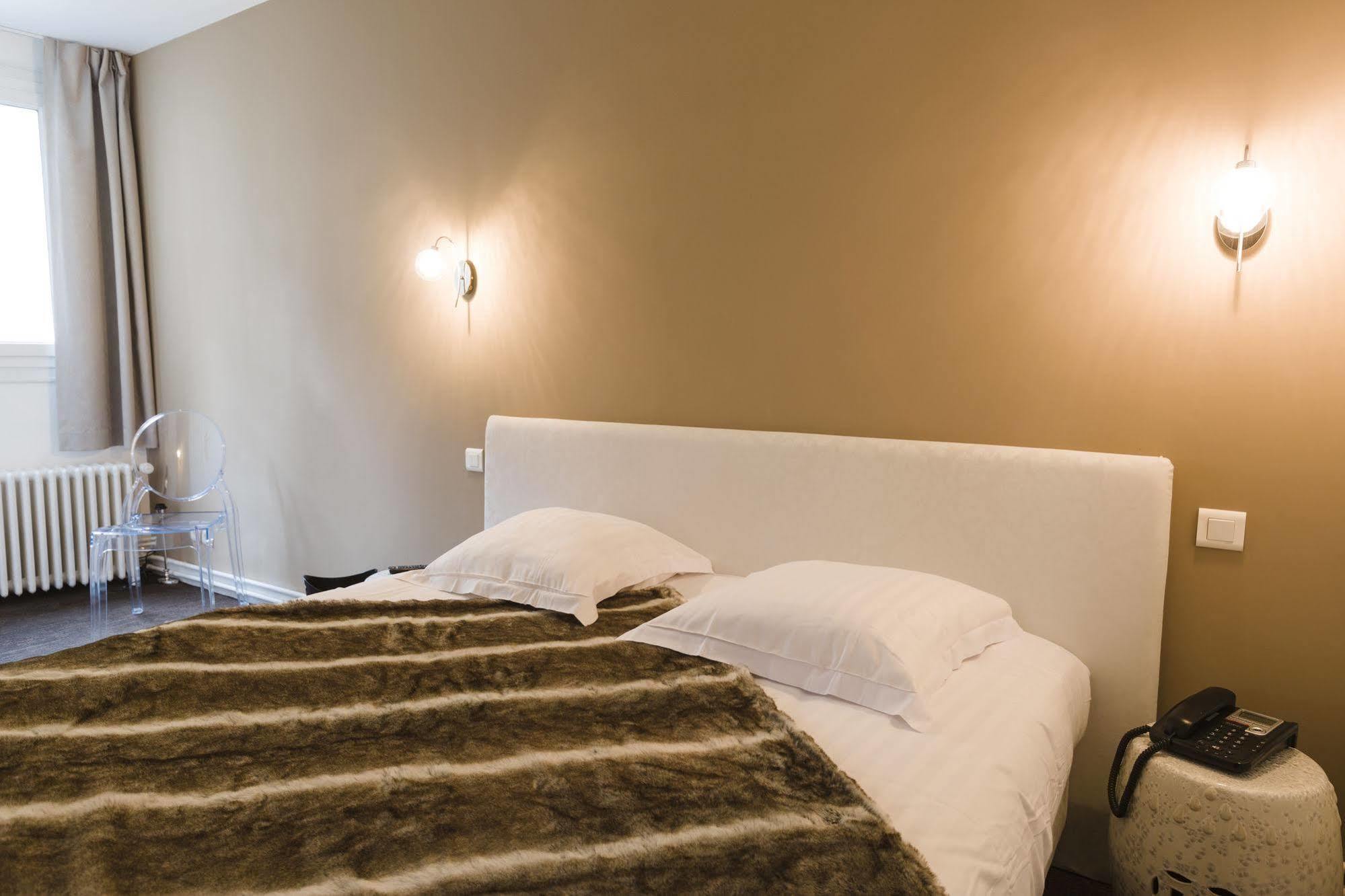 Le Saint Louis Hotel Amiens Bagian luar foto